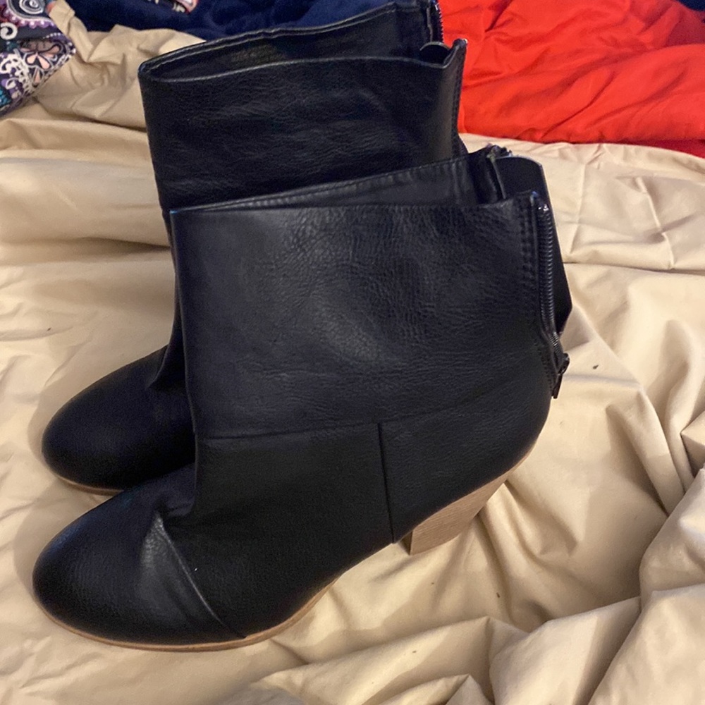 Black booties - Picture 2 of 2